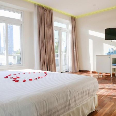 Co Xanh Hotel Дананг Экстерьер фото